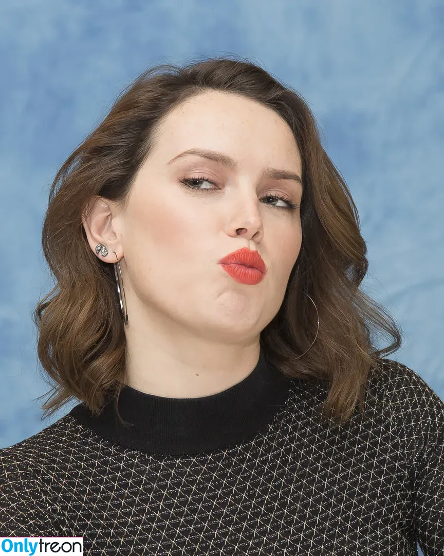 Daisy Ridley nude photo #0173 (daisyridley)