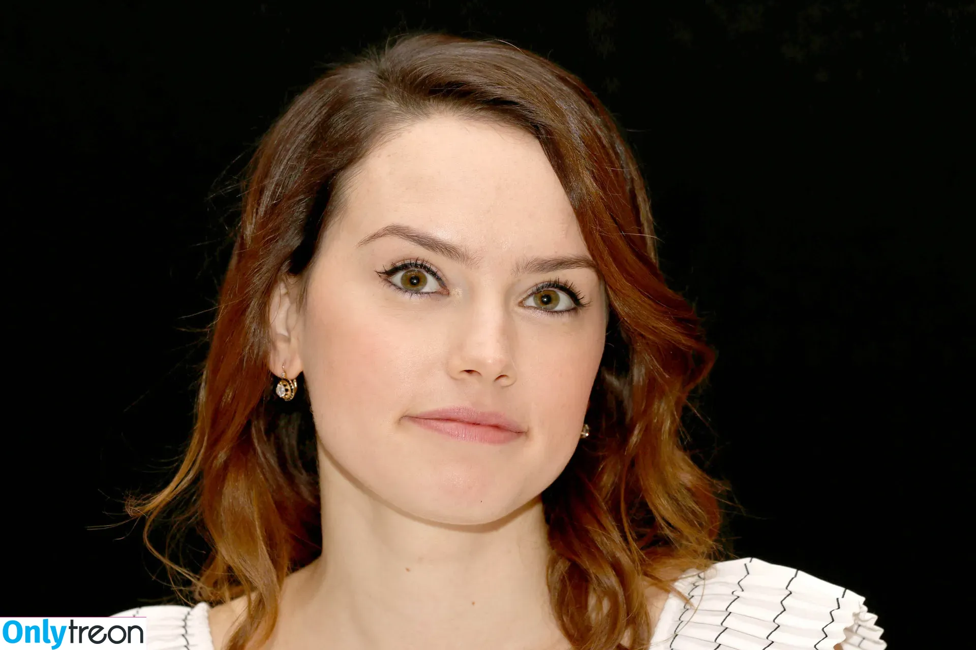 Daisy Ridley nude photo #0199 (daisyridley)