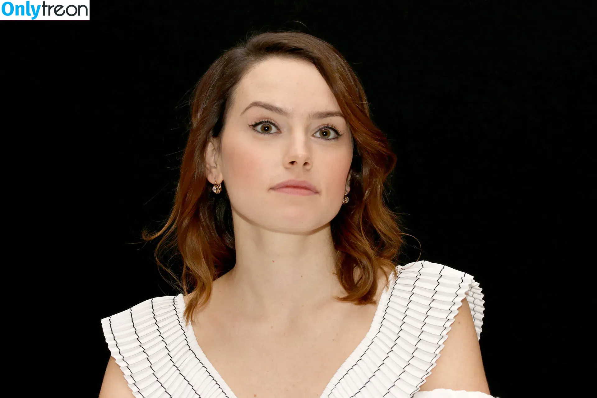 Daisy Ridley nude photo #0202 (daisyridley)