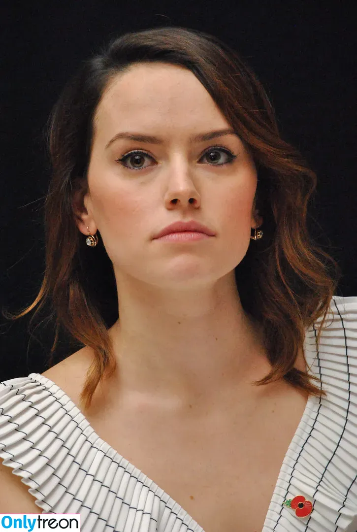 Daisy Ridley nude photo #0206 (daisyridley)