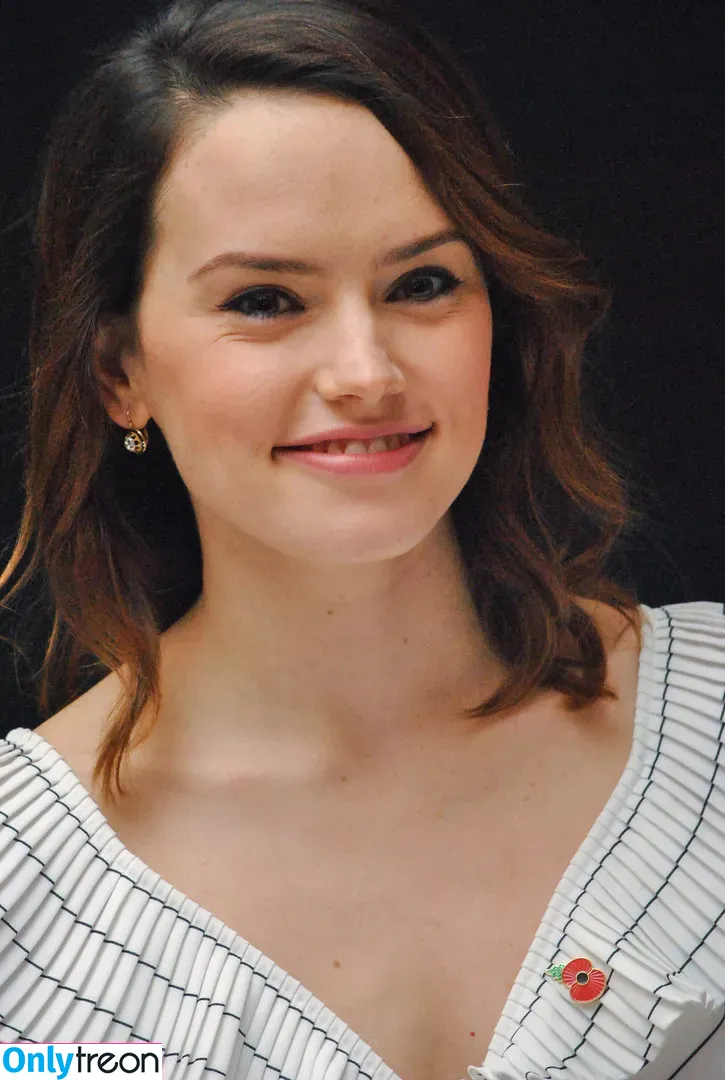 Daisy Ridley nude photo #0207 (daisyridley)