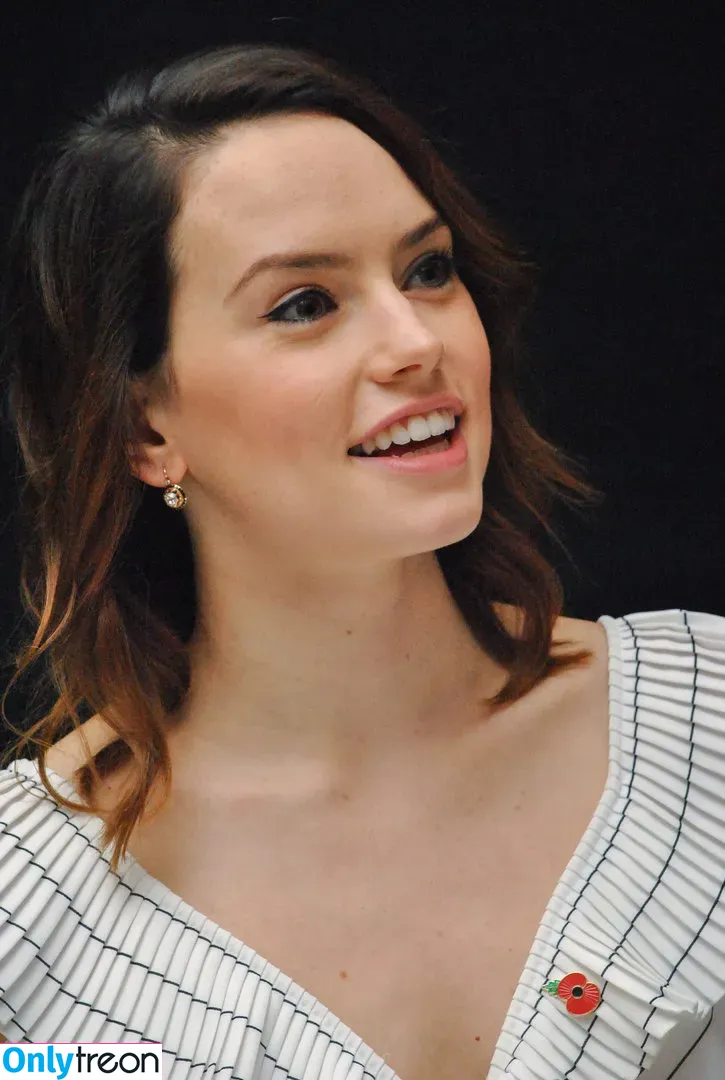 Daisy Ridley nude photo #0210 (daisyridley)