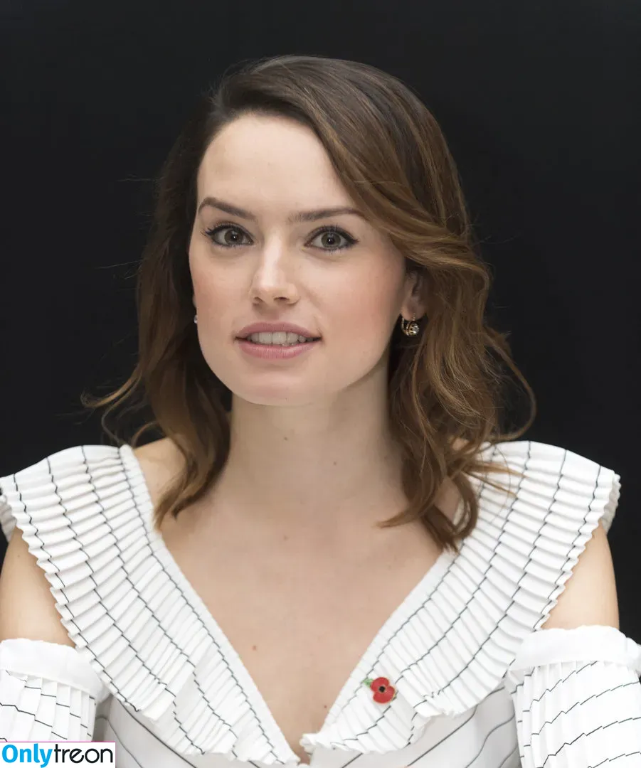 Daisy Ridley nude photo #0218 (daisyridley)