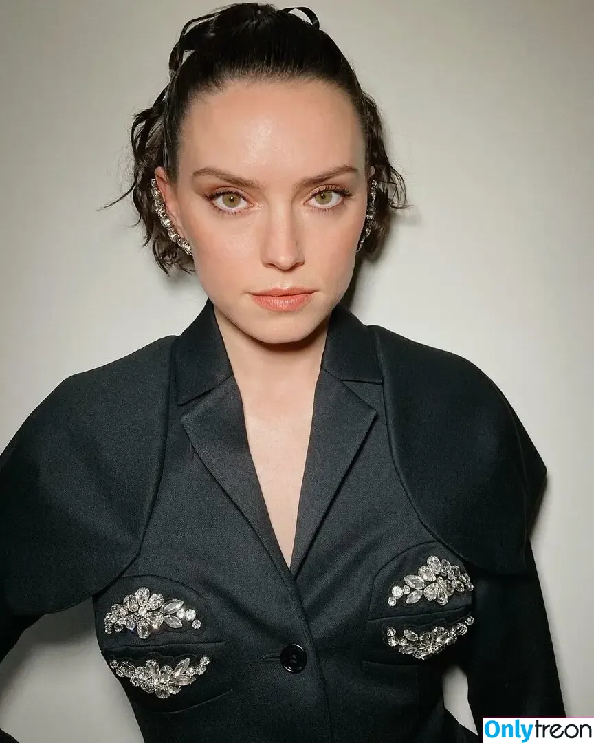 Daisy Ridley nude photo #0429 (daisyridley)
