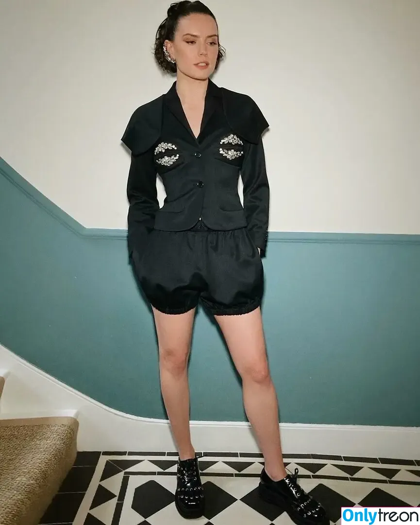 Daisy Ridley nude photo #0431 (daisyridley)