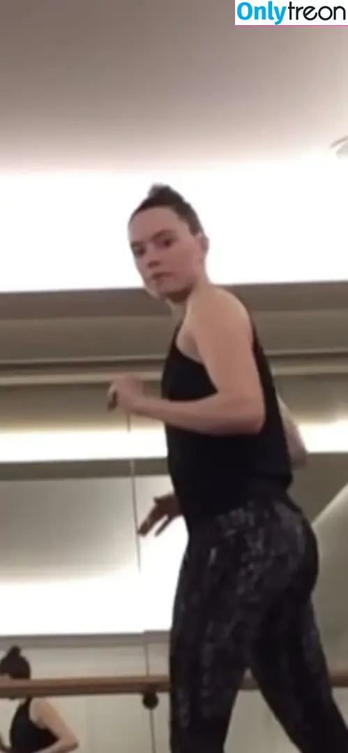 Daisy Ridley nude photo #0449 (daisyridley)