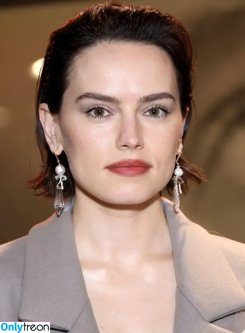 Daisy Ridley nude photo #0497 (daisyridley)
