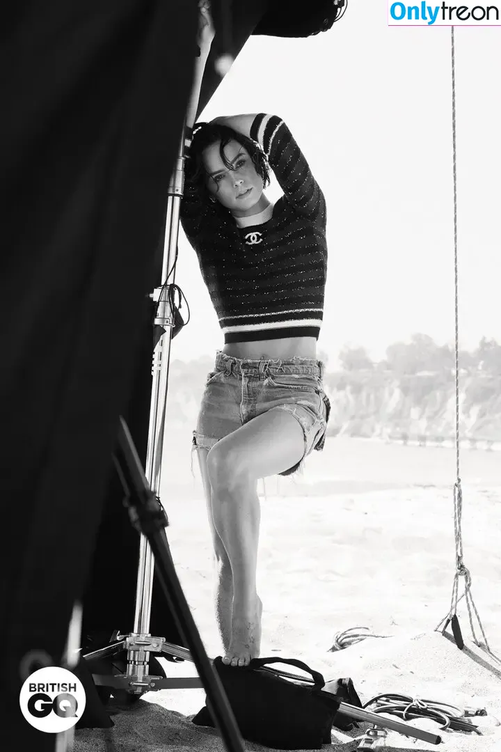 Daisy Ridley nude photo #0506 (daisyridley)