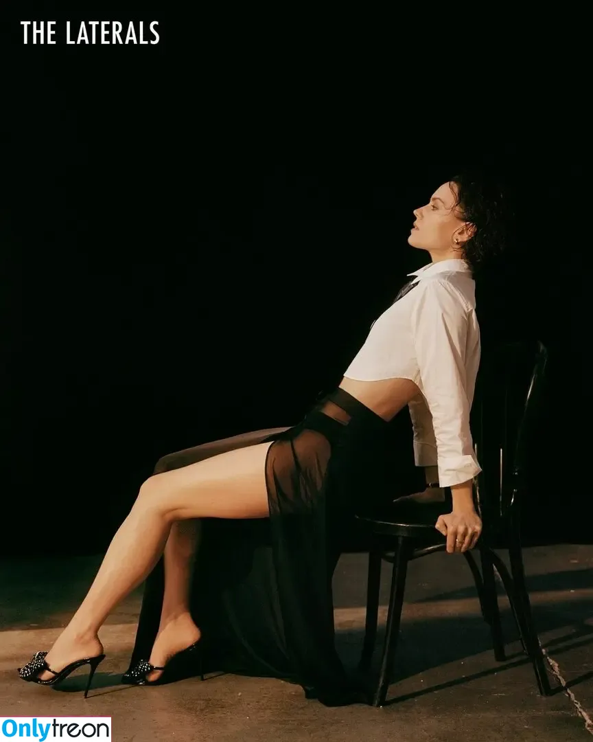 Daisy Ridley nude photo #0603 (daisyridley)