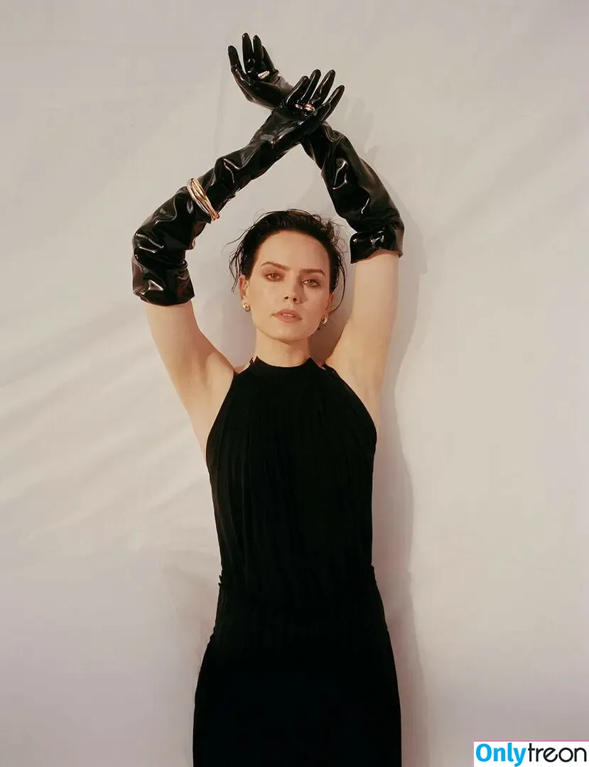 Daisy Ridley nude photo #0607 (daisyridley)