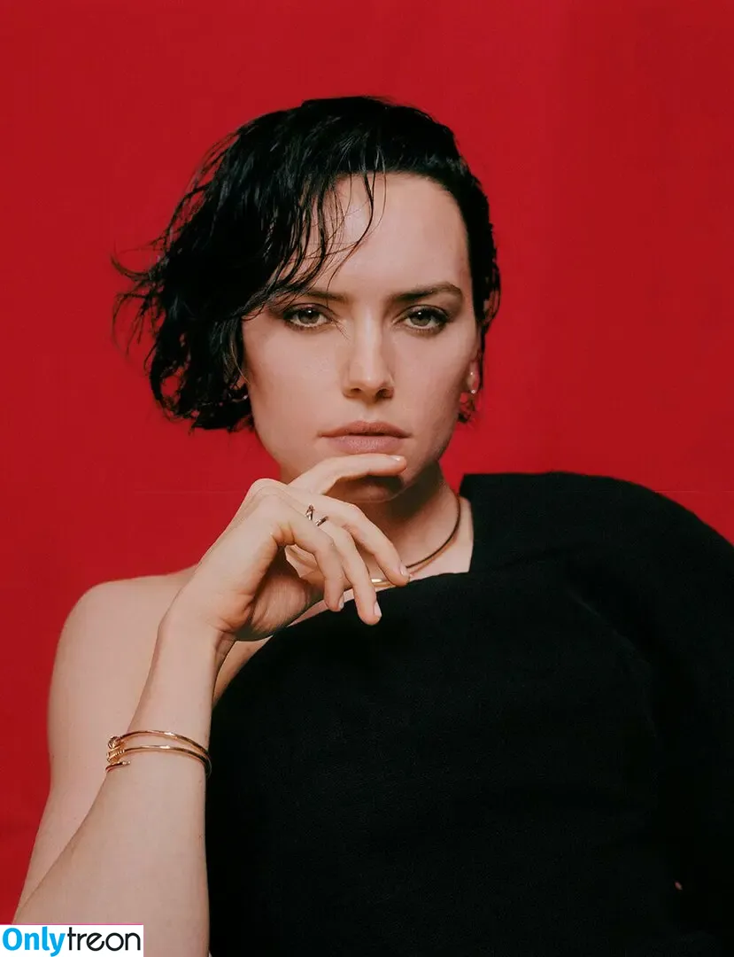 Daisy Ridley nude photo #0608 (daisyridley)