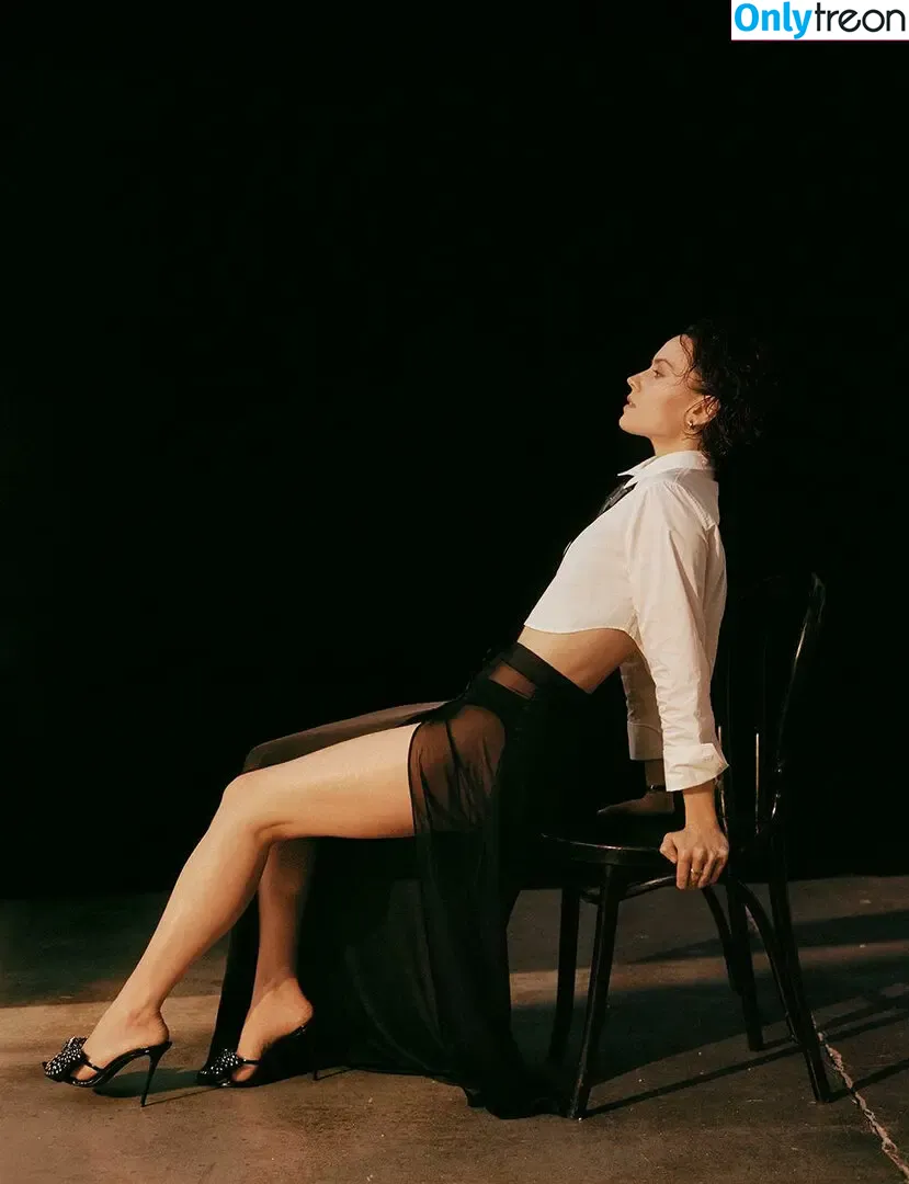 Daisy Ridley nude photo #0617 (daisyridley)