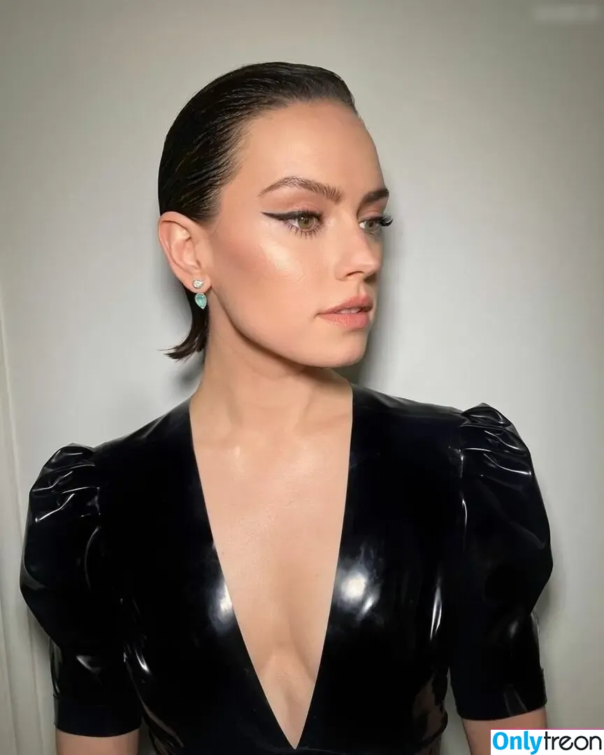 Daisy Ridley nude photo #0634 (daisyridley)