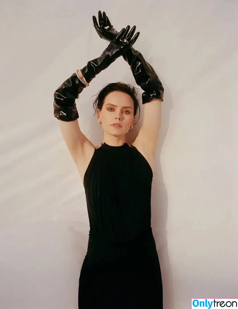Daisy Ridley nude photo #0642 (daisyridley)
