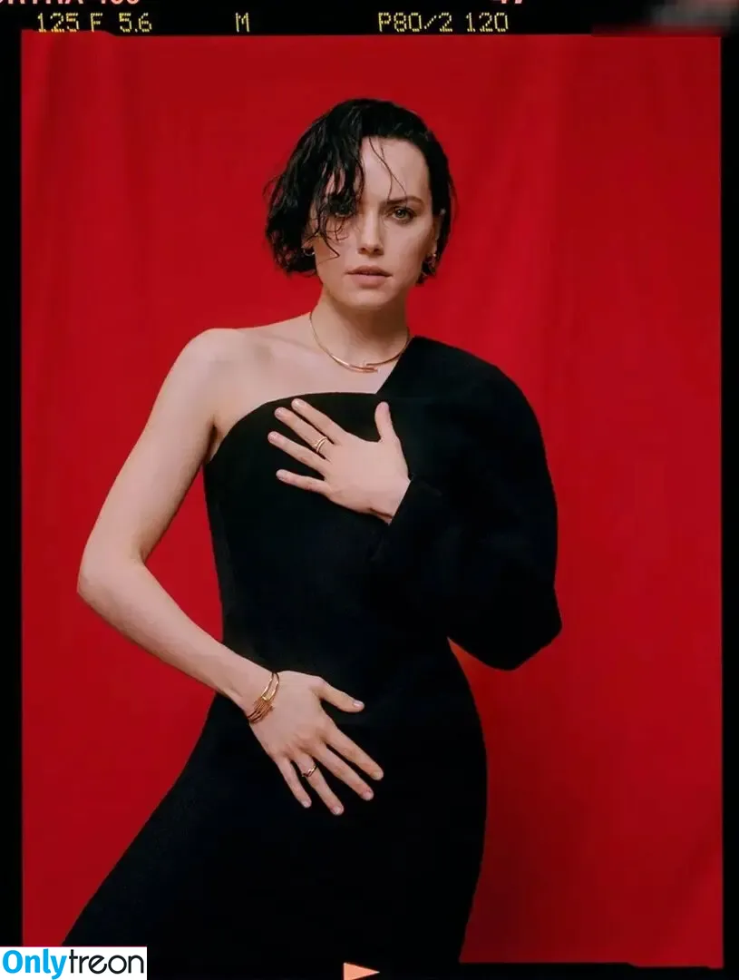 Daisy Ridley nude photo #0643 (daisyridley)