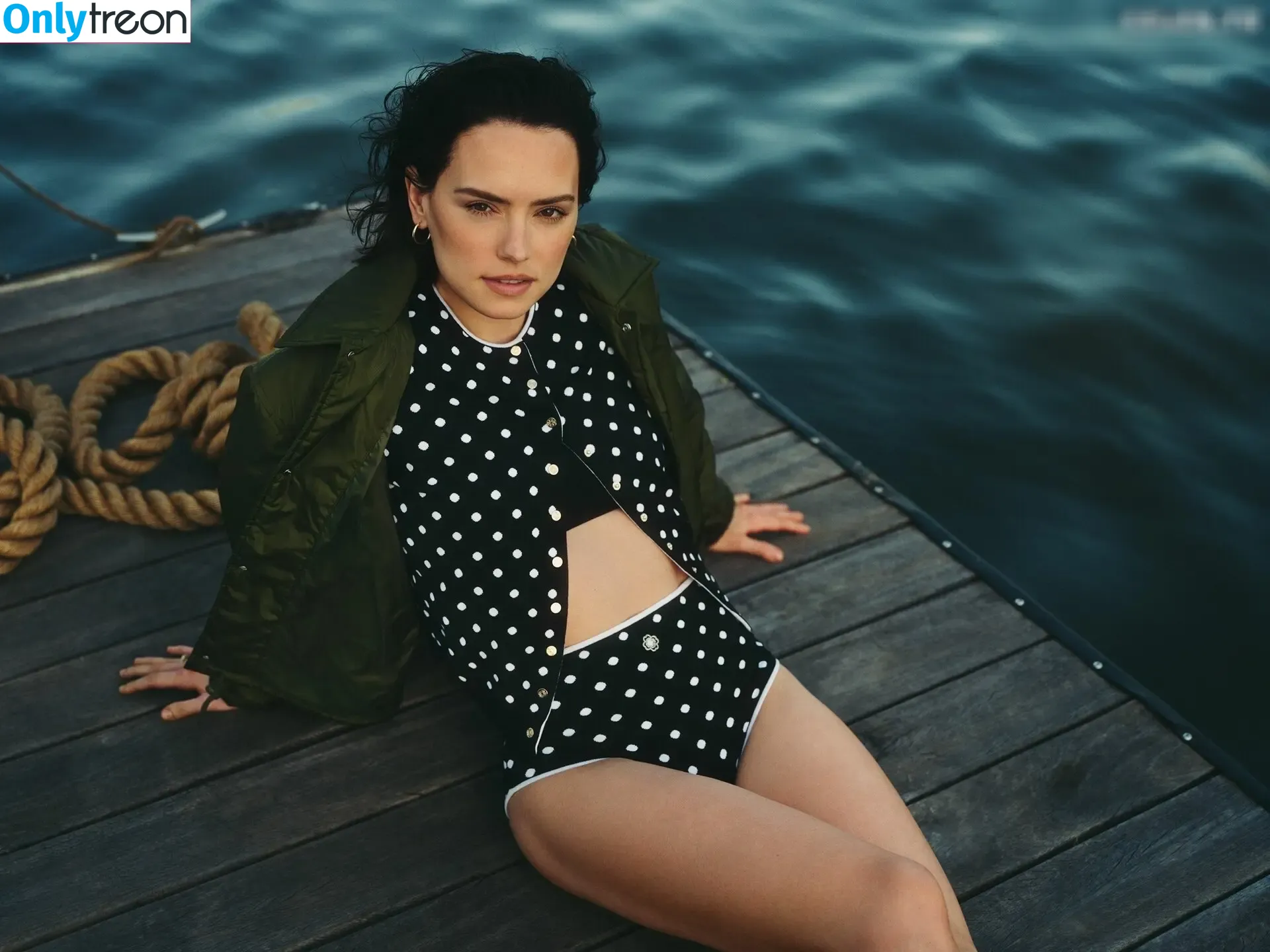 Daisy Ridley nude photo #0662 (daisyridley)