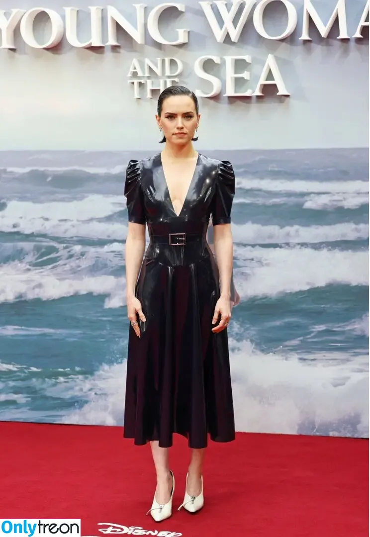 Daisy Ridley nude photo #0691 (daisyridley)