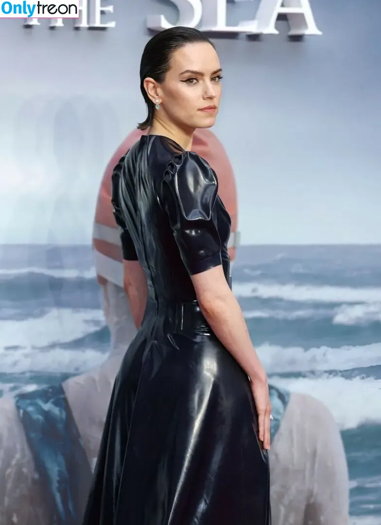Daisy Ridley nude photo #0694 (daisyridley)