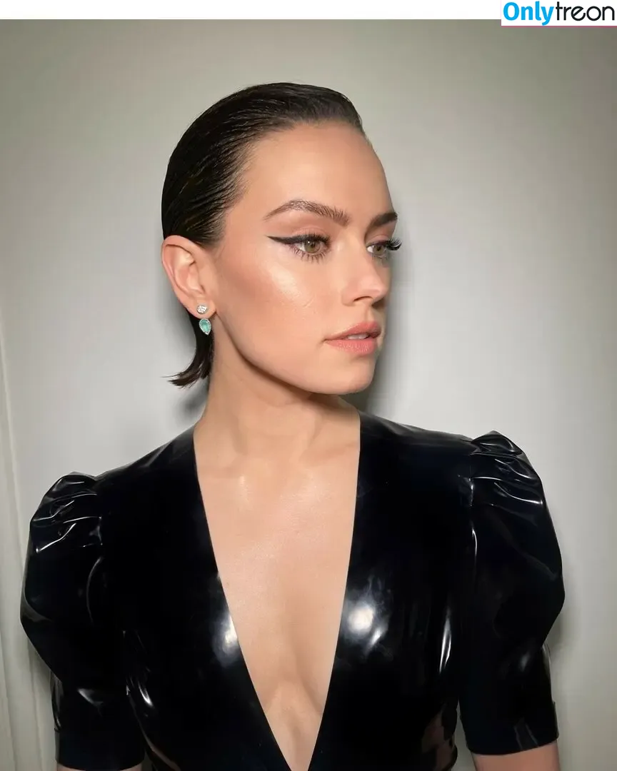 Daisy Ridley nude photo #0702 (daisyridley)
