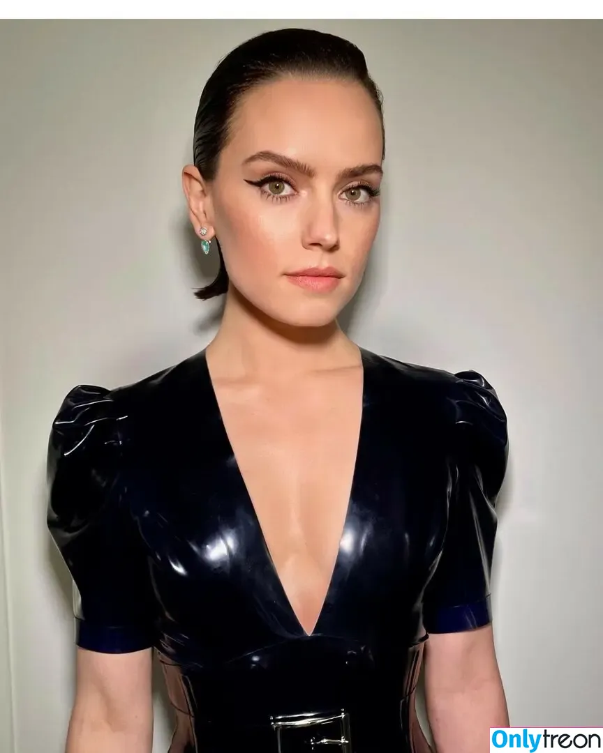 Daisy Ridley nude photo #0703 (daisyridley)