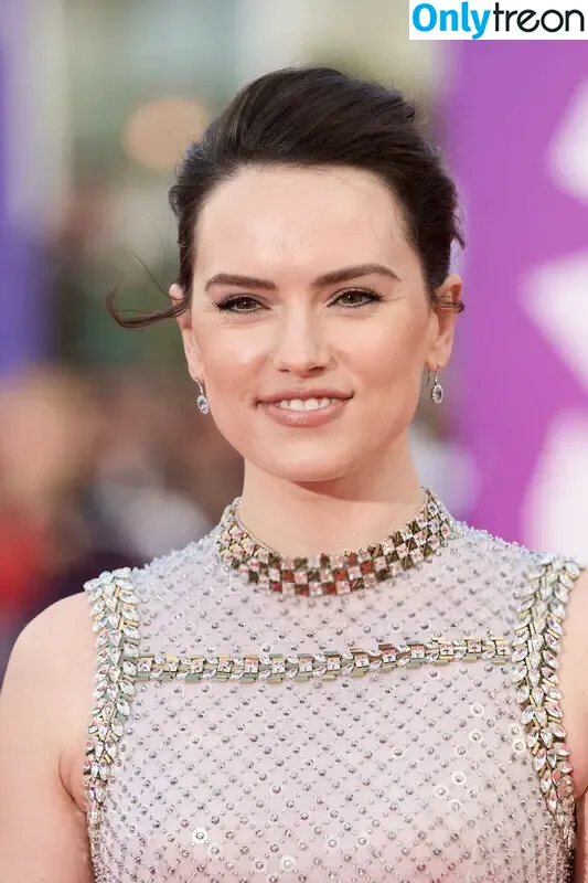 Daisy Ridley nude photo #0709 (daisyridley)