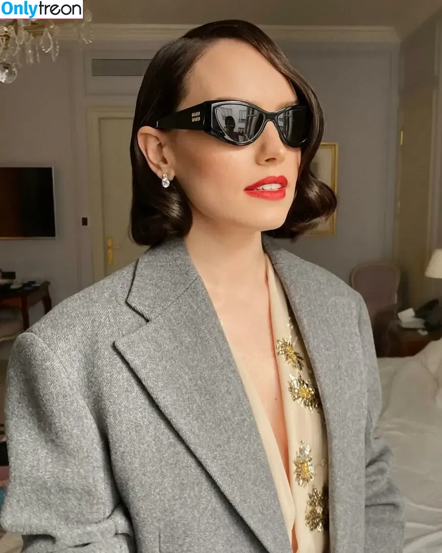 Daisy Ridley nude photo #0763 (daisyridley)