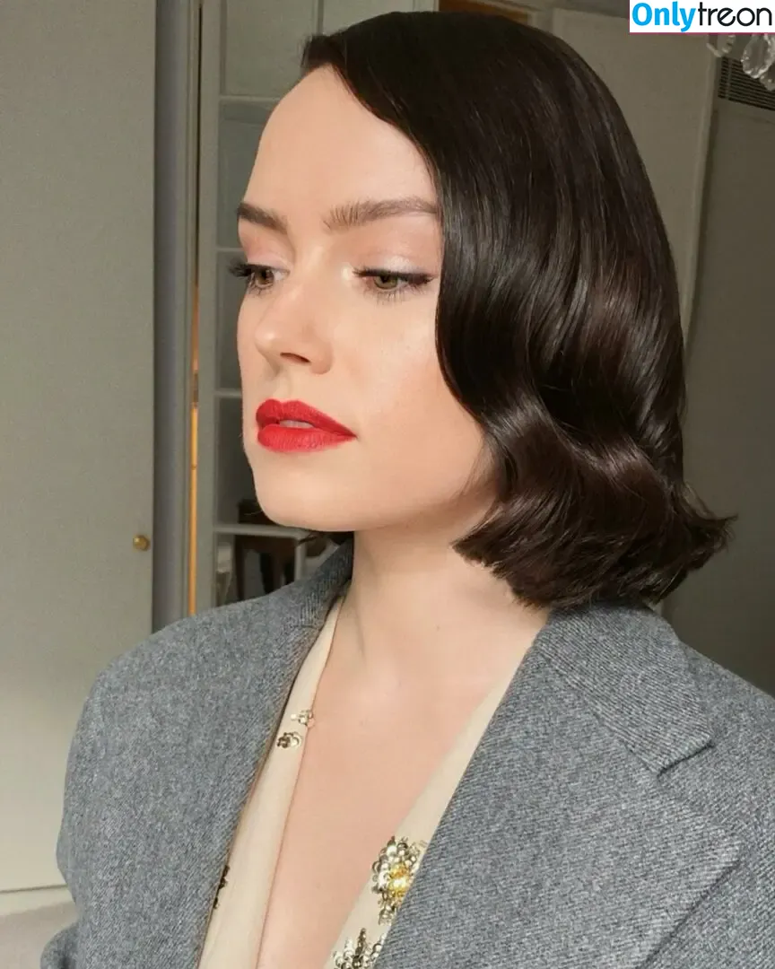 Daisy Ridley nude photo #0764 (daisyridley)