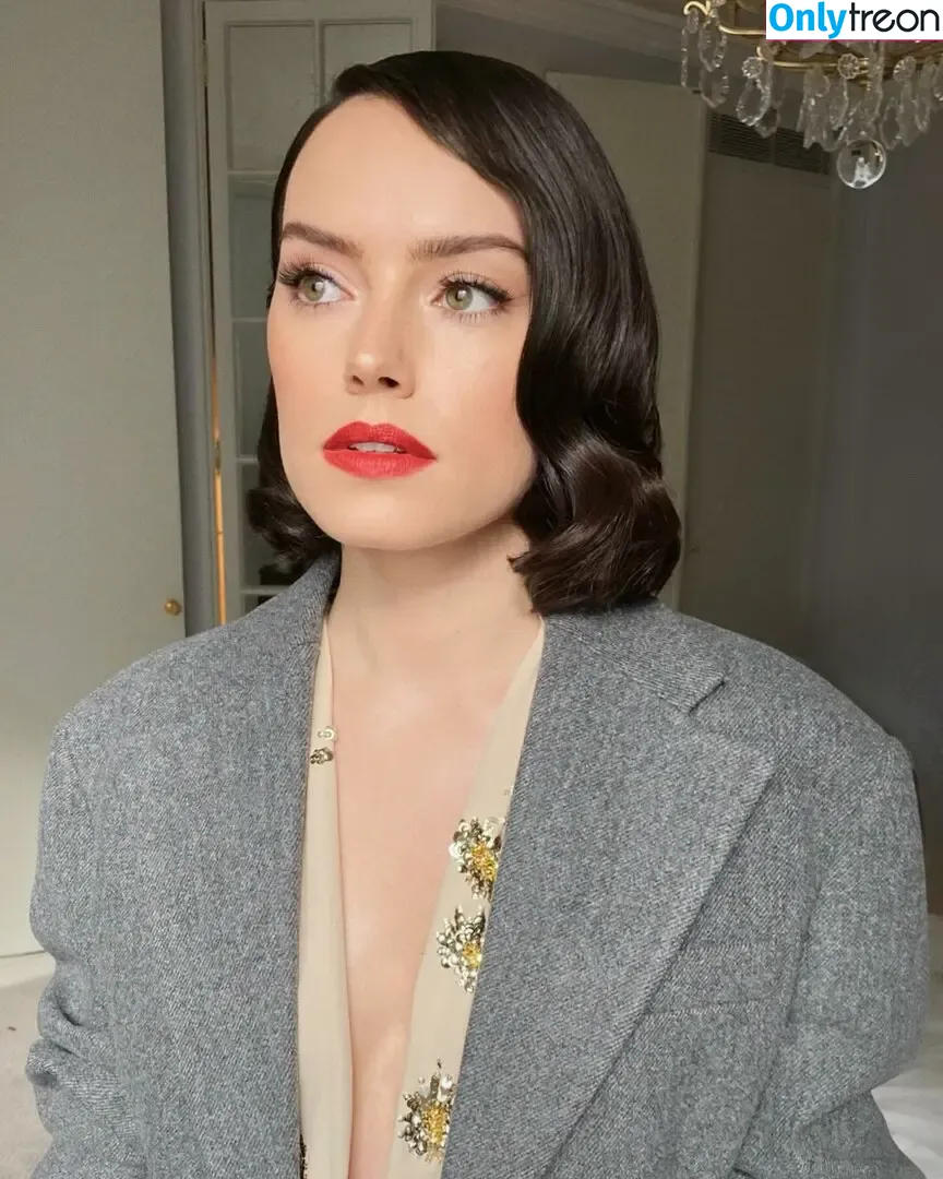 Daisy Ridley nude photo #0765 (daisyridley)