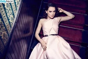 Daisy Ridley / daisyridley nude photo #1032