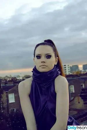 Daisy Ridley / daisyridley nude photo #1041
