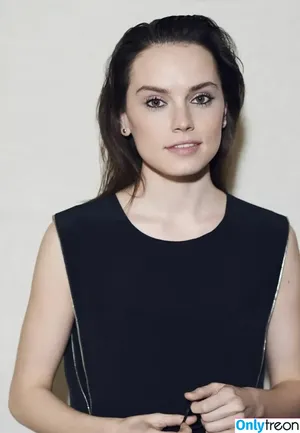 Daisy Ridley / daisyridley nude photo #1046
