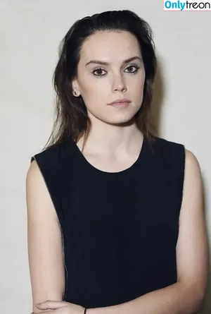 Daisy Ridley / daisyridley nude photo #1048