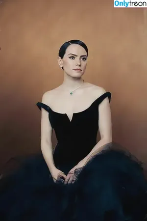 Daisy Ridley / daisyridley nude photo #1065
