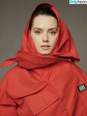 Daisy Ridley / daisyridley nude photo #1067