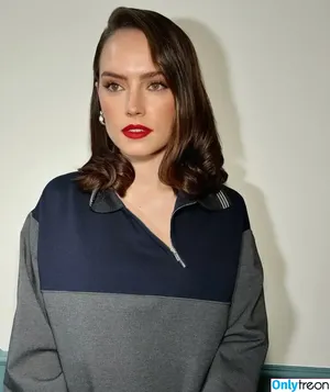 Daisy Ridley / daisyridley nude photo #1126