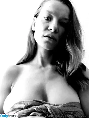 daisyvanheyden / daisy_christina nude photo #0110