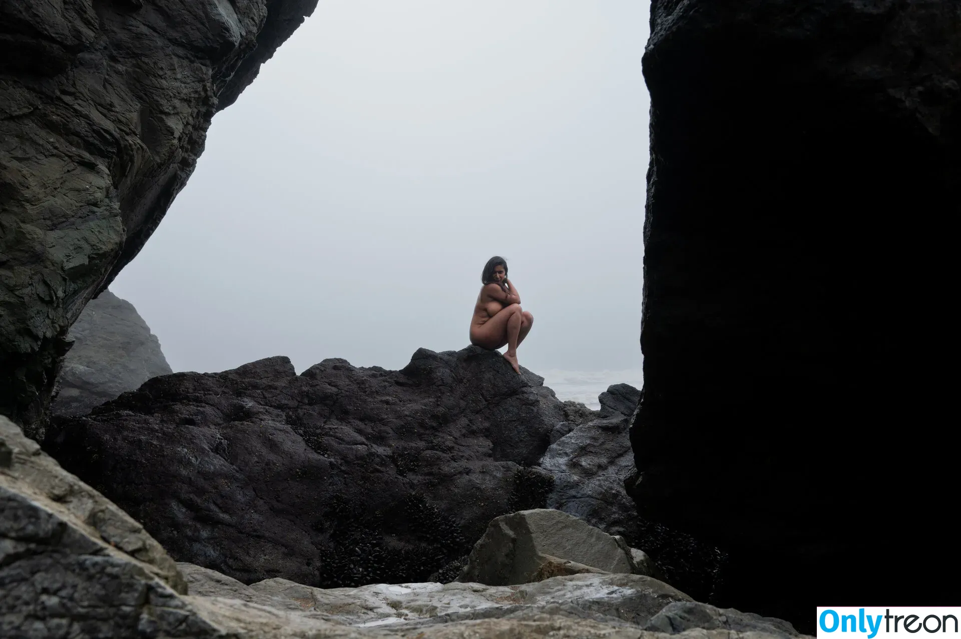Dakini nude photo #0035 (Carla White / Devi / devithemodel / googlymonstor)
