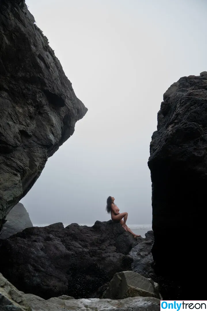 Dakini nude photo #0036 (Carla White / Devi / devithemodel / googlymonstor)