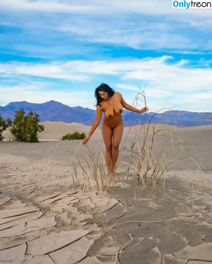 Dakini nude photo #0429 (Carla White / Devi / devithemodel / googlymonstor)