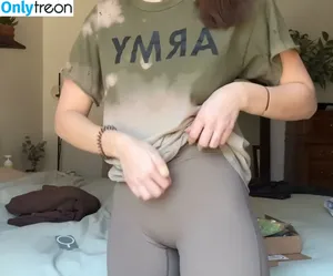 Dakota B ASMR / dakotaasmryt / dakotabasmr / jessy.je nude photo #0008