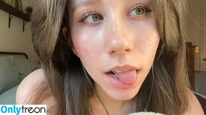 Dakota B ASMR / dakotaasmryt / dakotabasmr / jessy.je nude photo #0017