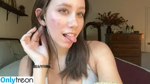 Dakota B ASMR / dakotaasmryt / dakotabasmr / jessy.je nude photo #0019