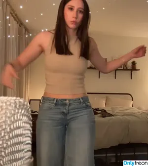 Dakota B ASMR / dakotaasmryt / dakotabasmr / jessy.je nude photo #0077