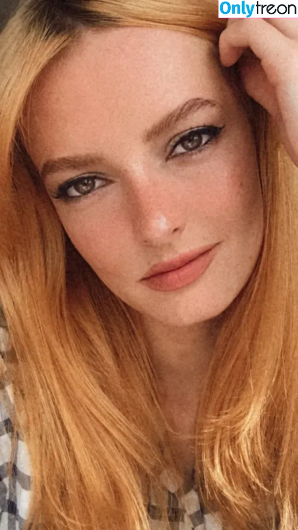 Dakota Blue Richards nude photo #0013 (dakotabluerichards)