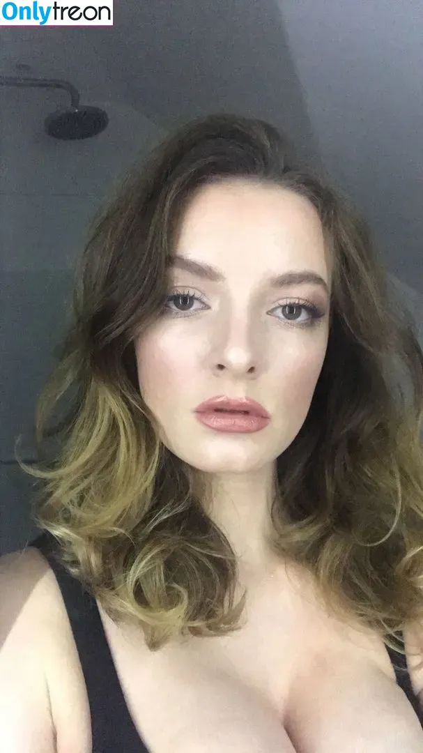 Dakota Blue Richards nude photo #0039 (dakotabluerichards)
