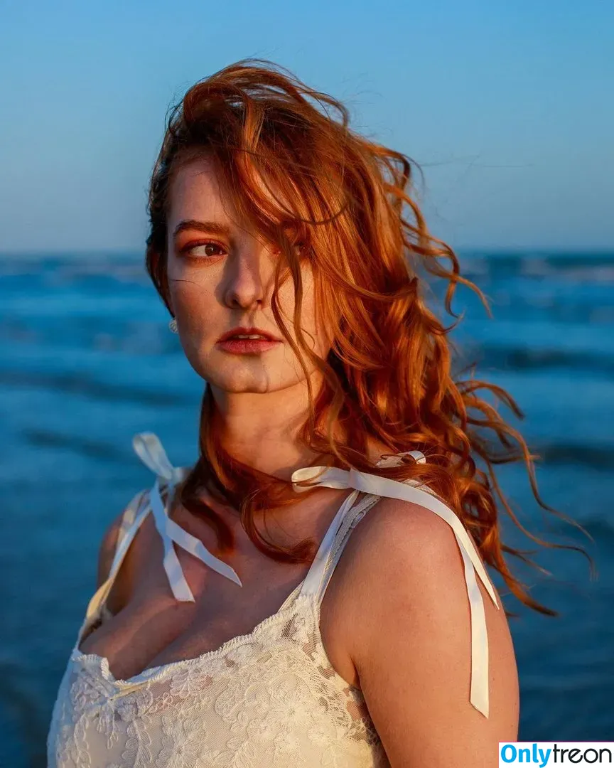 Dakota Blue Richards nude photo #0059 (dakotabluerichards)
