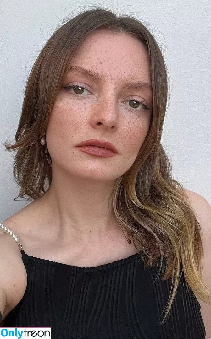 Dakota Blue Richards nude photo #0148 (dakotabluerichards)