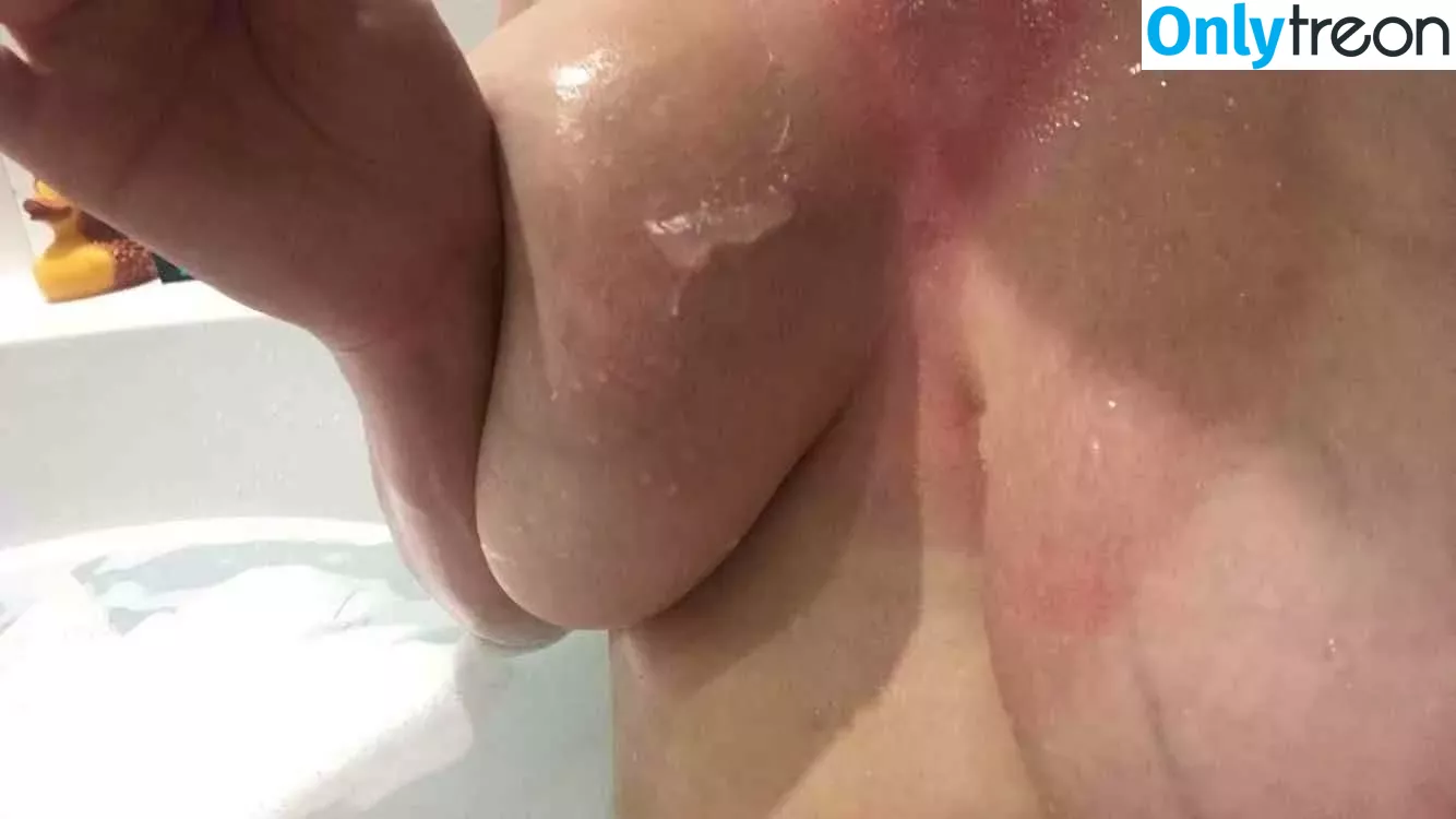 Dakota Blue Richards nude photo #0165 (dakotabluerichards)