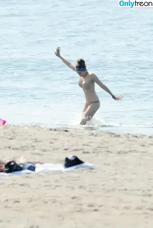 Dakota Fanning / dakotafanning nude photo #0461