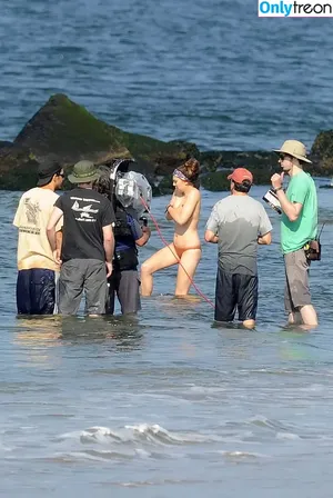 Dakota Fanning / dakotafanning nude photo #0464